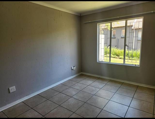 2 BEDROOM TOWNHOUSE FOR SALE IN GREENSTONE HILL